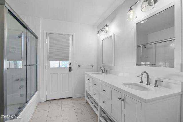 1142 Earlham Court, Oak Park CA: https://media.crmls.org/mediaz/010fc4b7-96a8-45cd-9cd0-0f2ff58eb9a4.jpg