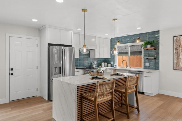 Detail Gallery Image 8 of 29 For 4949 Luna Dr, Oceanside,  CA 92057 - 3 Beds | 2 Baths