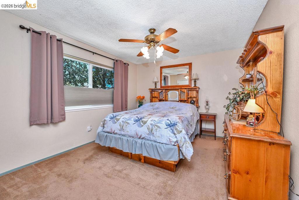 https://media.crmls.org/mediaz/010ff7fe-6406-4b25-ac31-2f77fe22a03a.jpg?preset=X-Large