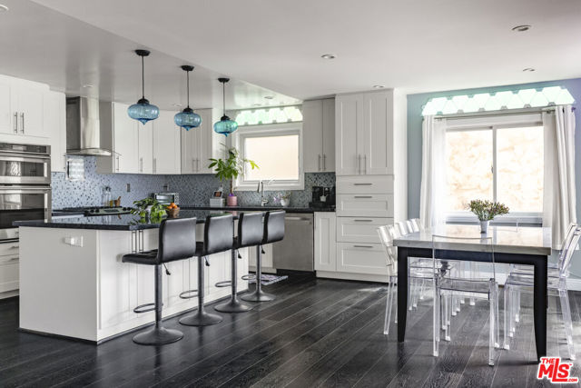 1230 Silvius Avenue, San Pedro CA: https://media.crmls.org/mediaz/0110068e-a910-46cf-842b-6201812e804b.jpg