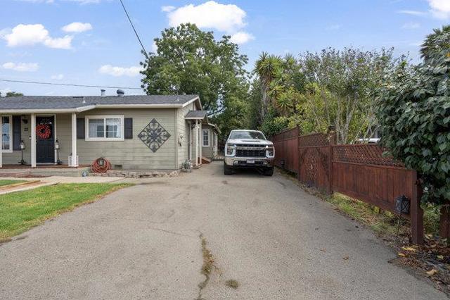 22 Heiner Road, Watsonville CA: https://media.crmls.org/mediaz/0110f50c-de91-442e-814d-8476e3331b5a.jpg