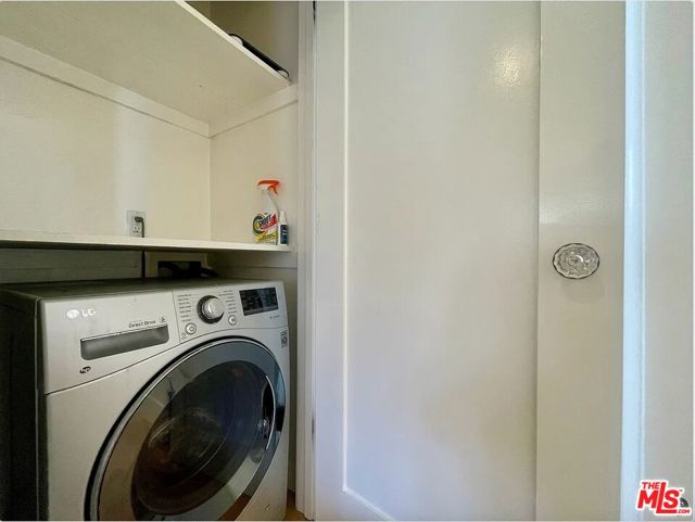 1212 10th Street, Santa Monica CA: https://media.crmls.org/mediaz/01119037-8a4e-4a59-8784-cf96d88c7f34.jpg