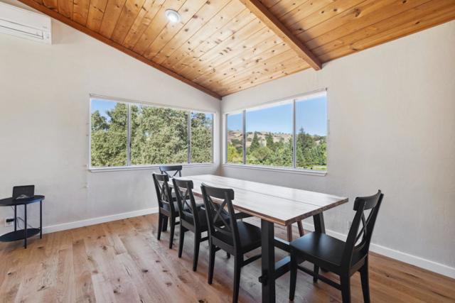 16035 Oak Glen Avenue, Morgan Hill CA: https://media.crmls.org/mediaz/01119f27-f7bf-4e82-9503-5841e63cfcc0.jpg