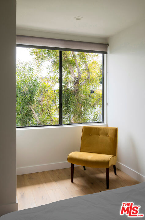1425 Stanford Street, Santa Monica CA: https://media.crmls.org/mediaz/0111a81a-2aeb-4256-b3a6-e11e172f23ef.jpg