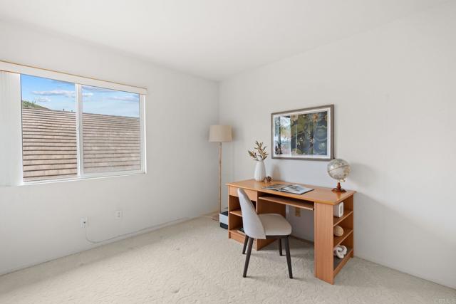 Detail Gallery Image 33 of 43 For 5711 Fallenwood Ln, San Diego,  CA 92121 - 5 Beds | 3 Baths