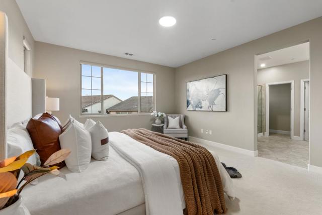 355 Crestview Circle, Daly City CA: https://media.crmls.org/mediaz/01124b76-d114-4819-96f7-f33ae503b773.jpg