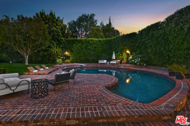 4177 KESTER Avenue, Sherman Oaks CA: https://media.crmls.org/mediaz/0112b097-20d0-4e75-8f68-3131f7c4e676.jpg