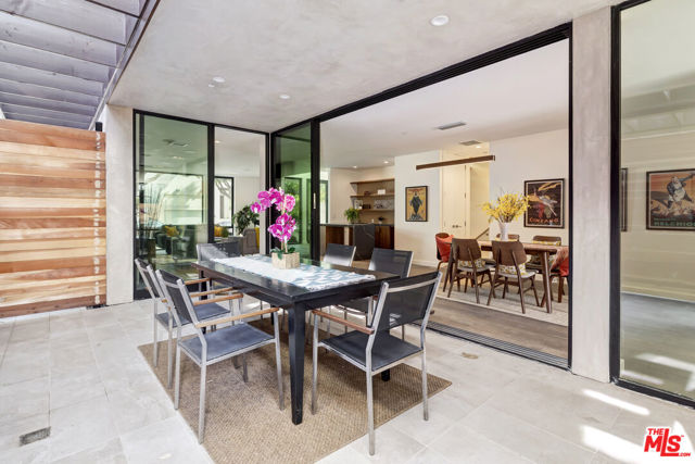 139 Hollister Avenue, Santa Monica CA: https://media.crmls.org/mediaz/0113201c-ff10-43c5-a686-f1d1af939de4.jpg