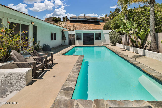 1117 Woodridge Avenue, Thousand Oaks CA: https://media.crmls.org/mediaz/0113ab4f-03e9-4dbd-938e-42986557364b.jpg