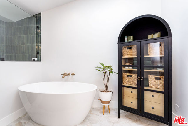 Image 36 of 46 For 19837 Gilmore Street