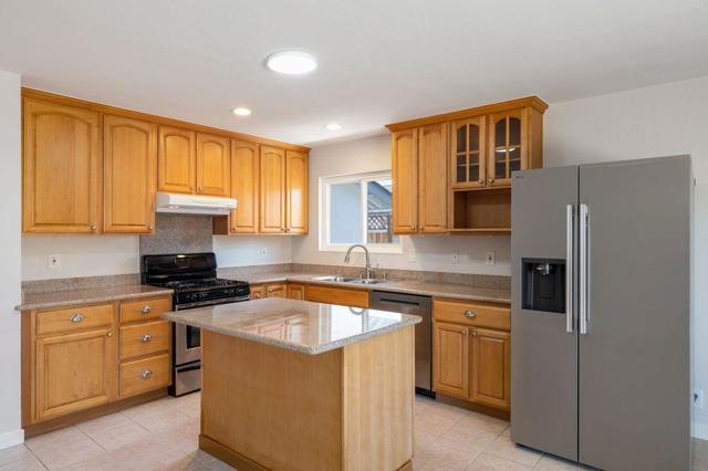 480 Chinook Lane, San Jose CA: https://media.crmls.org/mediaz/011404cf-406e-49b6-8696-782049496ba5.jpg