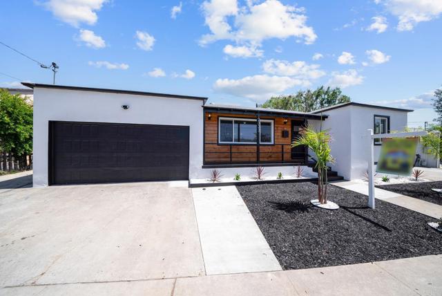 2333 Ridge View Drive, San Diego CA: https://media.crmls.org/mediaz/0114b1eb-d23e-4a95-8fb2-0a7b4a8487a2.jpg