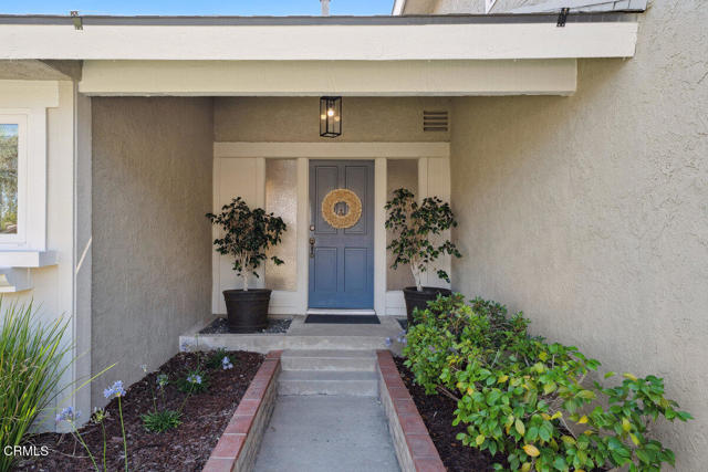 354 Larch Crest Court, Newbury Park CA: https://media.crmls.org/mediaz/0114c4b5-f75d-4202-95dc-3e662d6e08a2.jpg