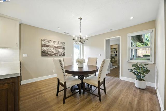 3841 Kamp Dr, Pleasanton CA: https://media.crmls.org/mediaz/01152eb1-983c-4253-bce9-73c5d9b3c998.jpg
