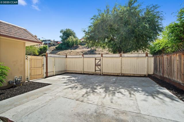 989 Parkside Dr, Richmond CA: https://media.crmls.org/mediaz/011790ef-ae9e-4eec-8d2b-fc11065a0ffc.jpg