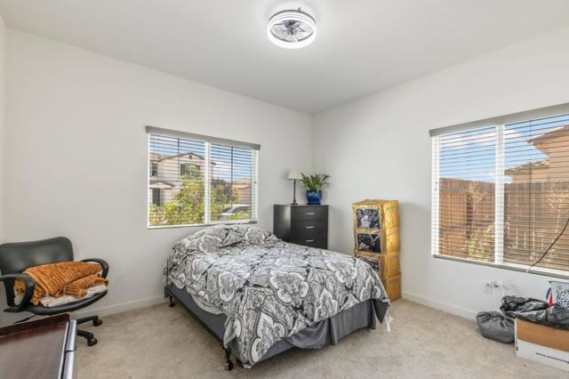 2066 Greenbriar Drive, Los Banos CA: https://media.crmls.org/mediaz/0117a0de-0ec4-4725-90b1-5fe6d8eea588.jpg