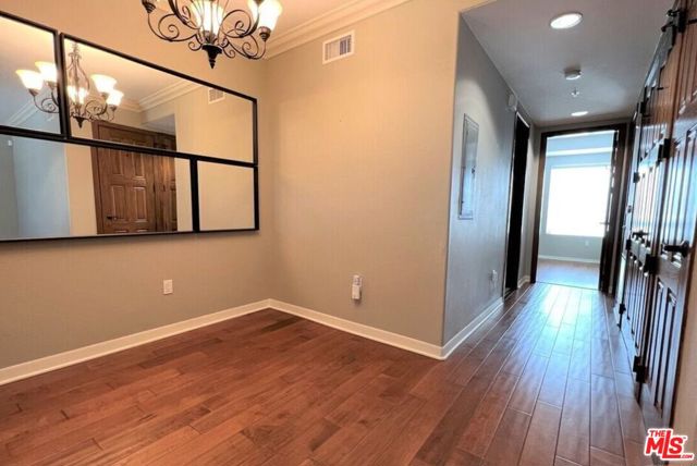 1401 S St Andrews Place, Los Angeles CA: https://media.crmls.org/mediaz/0117e560-bd10-4258-841b-6166274fcc90.jpg