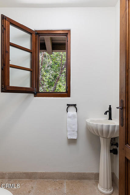 Detail Gallery Image 35 of 77 For 4144 Chevy Chase Dr, La Canada Flintridge,  CA 91011 - 5 Beds | 4/4 Baths