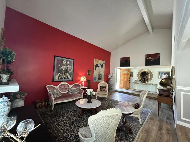 2653 N Broadmoor Avenue, Simi Valley CA: https://media.crmls.org/mediaz/011ac5dc-a5e1-45dd-b53a-2f2d7e1a400d.jpg