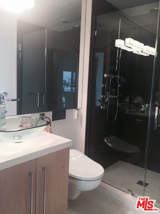 3440 Shoreheights Drive, Malibu CA: https://media.crmls.org/mediaz/011aff1b-cae5-4402-ac78-7fe562b7be55.jpg