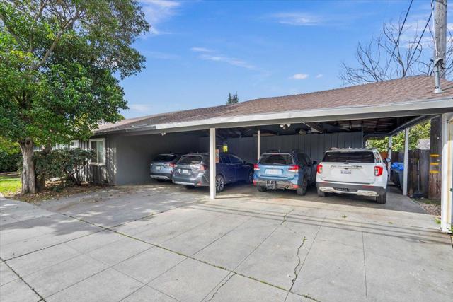 220 Loreto Street, Mountain View CA: https://media.crmls.org/mediaz/011bcc3b-2f7b-4227-815d-49eedb58b4bc.jpg