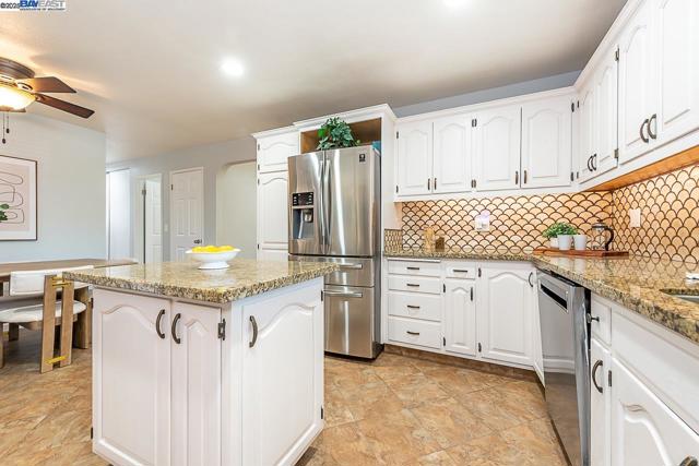Image 19 of 56 For 4732 Loretta Way