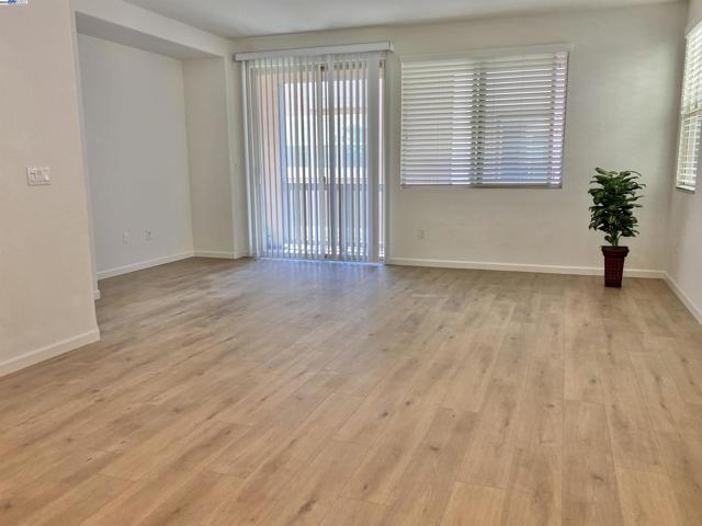 2932 Patcham Cmn, Livermore CA: https://media.crmls.org/mediaz/011cdda0-d889-476e-a82a-6eca72baa047.jpg