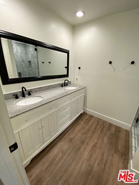 1837 N Brighton Street, Burbank CA: https://media.crmls.org/mediaz/011d6daa-d7a1-47d0-9767-f857320beb86.jpg