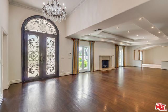 114 S Layton Drive, Los Angeles CA: https://media.crmls.org/mediaz/011ec8f2-1e28-4b14-be25-83fb875e7b46.jpg