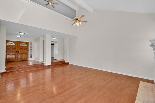 15235 Crestview Ct, Poway CA: https://media.crmls.org/mediaz/011ee891-0a12-4b1e-875b-83fb6813823d.jpg