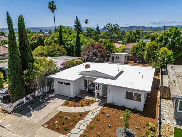 1016 Patricia Avenue, San Mateo CA: https://media.crmls.org/mediaz/011ee949-598b-4d8b-9420-29242462ba72.jpg