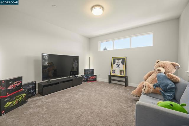 5540 Southbrook Drive, Clayton CA: https://media.crmls.org/mediaz/011f74ef-57ab-4890-bc2e-2931d4285341.jpg