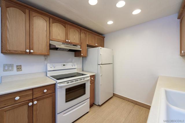 10260 Black Mountain Road, San Diego CA: https://media.crmls.org/mediaz/011f7986-27c6-44dd-89c2-ccc5eeffe610.jpg