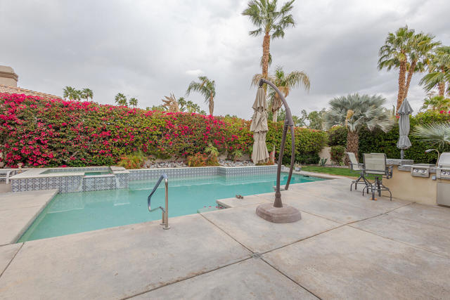 64 Laken Lane, Palm Desert CA: https://media.crmls.org/mediaz/011fa9ff-e81f-489d-b0da-4e4e324b645d.jpg