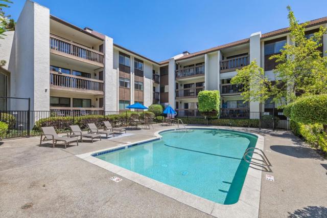 226 W Edith Avenue, Los Altos CA: https://media.crmls.org/mediaz/012083d6-be8a-4a30-bf9f-4ad999bba72d.jpg