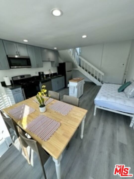 Image 38 of 58 For 14 Mast Street