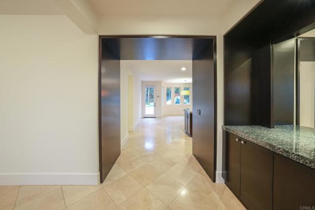 Detail Gallery Image 14 of 61 For 821 Shadow Ridge Pl, Chula Vista,  CA 91914 - 5 Beds | 4/1 Baths