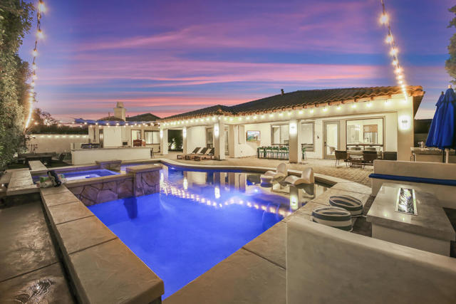 81107 Carefree Drive, Indio CA: https://media.crmls.org/mediaz/0121a798-9267-4141-a90d-bfdc78e2a94c.jpg