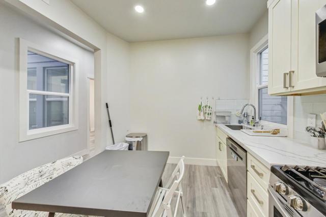 811 Oak Street, San Francisco CA: https://media.crmls.org/mediaz/0121d892-9aaf-4e35-9150-d029bf6202b2.jpg