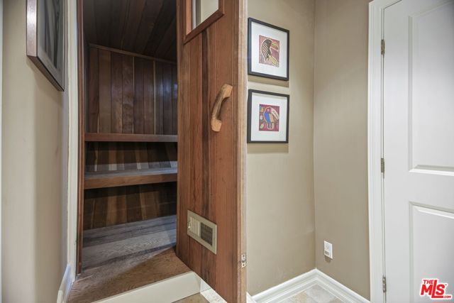 2660 Carman Crest Drive, Los Angeles CA: https://media.crmls.org/mediaz/0122b63e-af59-42b1-8c46-b272d976f569.jpg