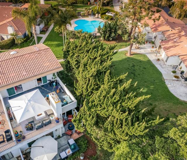 7031 Estrella De Mar Road, Carlsbad CA: https://media.crmls.org/mediaz/0122d14a-8262-4b30-9ebf-e7ccda82ec9f.jpg