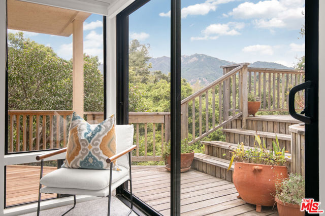 1639 Oak Drive, Topanga CA: https://media.crmls.org/mediaz/012322f1-62f9-4550-afde-1c2e68a9742d.jpg