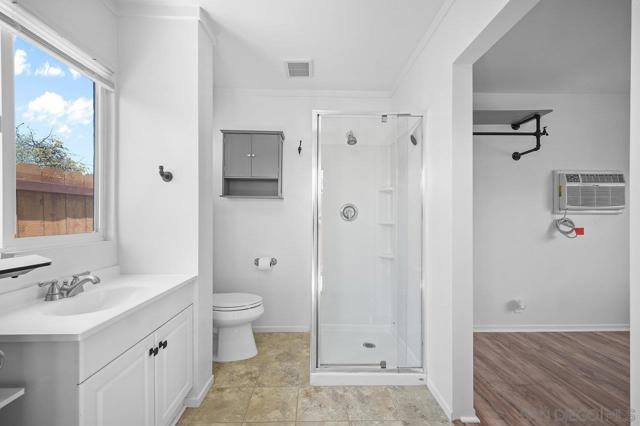 8787 Washington Avenue, La Mesa CA: https://media.crmls.org/mediaz/01235bab-bb84-4b94-9e32-7935b912a58d.jpg