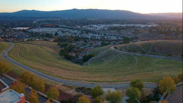 568 Altino Boulevard, San Jose CA: https://media.crmls.org/mediaz/01238f07-1a9f-4626-9a38-a94362ab6170.jpg