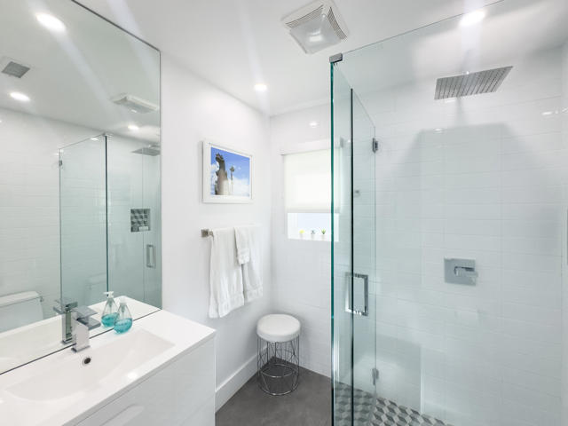 1160 E Marion Way, Palm Springs CA: https://media.crmls.org/mediaz/0123d8b4-814e-4400-a21b-1da6e6f3c059.jpg