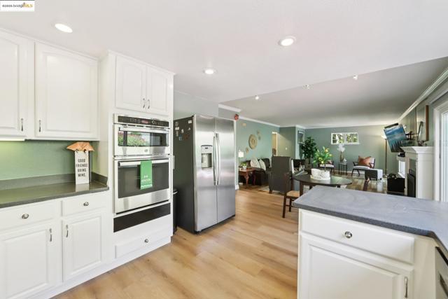 2353 Benham Ct, Walnut Creek CA: https://media.crmls.org/mediaz/01243046-cf55-4d2d-a6e1-45fa9a273885.jpg
