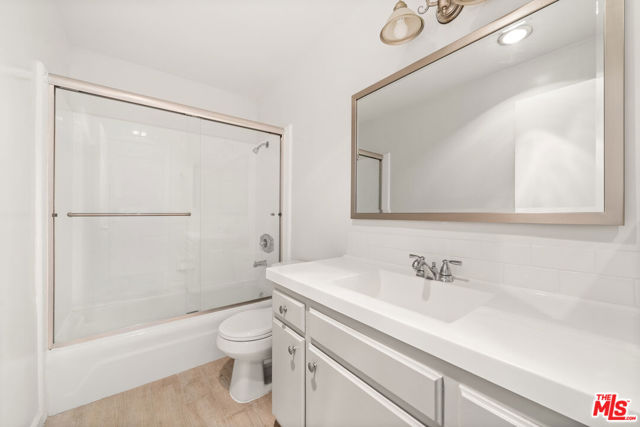 1457 Butler Avenue, Los Angeles CA: https://media.crmls.org/mediaz/012486f8-38cc-445f-9bb4-16a584bc2a38.jpg