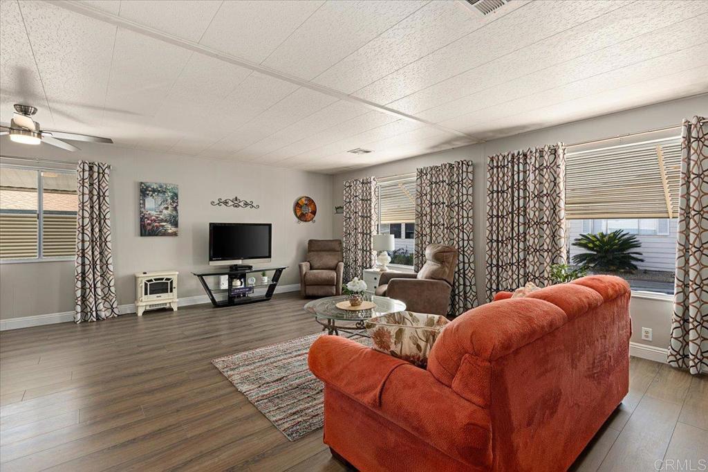 3535 Linda Vista Drive - photo 2