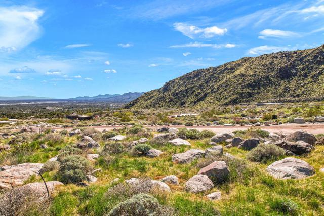 2338 City View Drive, Palm Springs CA: https://media.crmls.org/mediaz/01260675-d657-463a-9cd6-b365e622b456.jpg