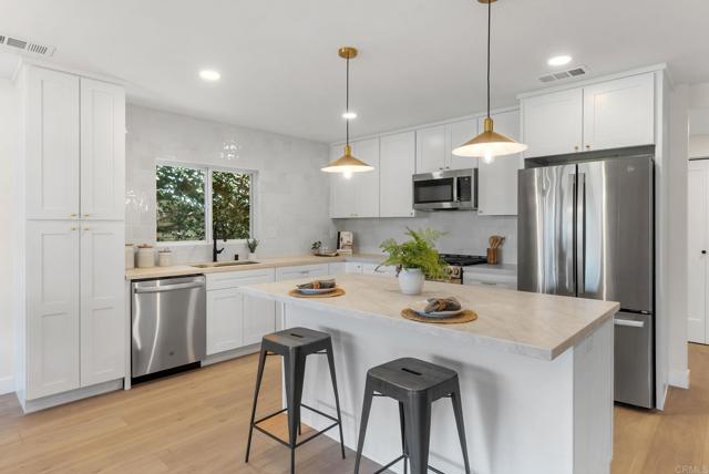 Detail Gallery Image 7 of 45 For 1446 La Linda Dr, San Marcos,  CA 92078 - 2 Beds | 2 Baths